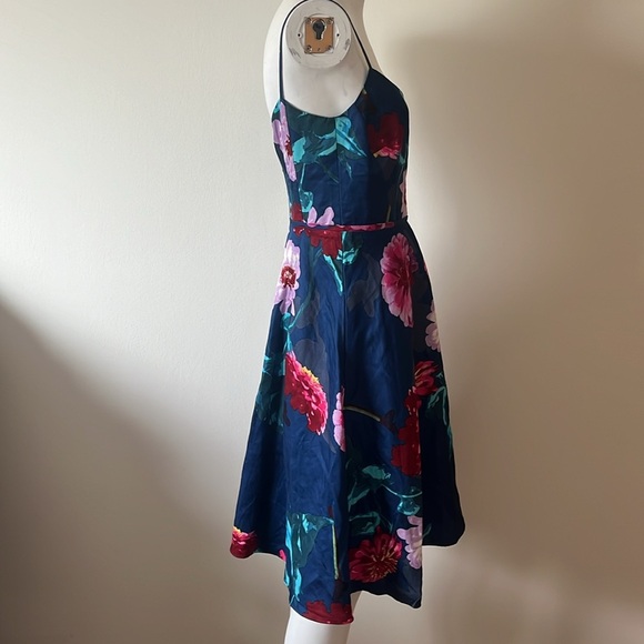 Banana Republic Floral Dress Size 4 - Picture 10 of 16